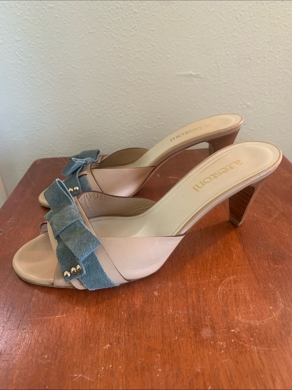 a. testoni Nude Leather Slide Sandals with Green Suede Bow - Picture 2 of 5